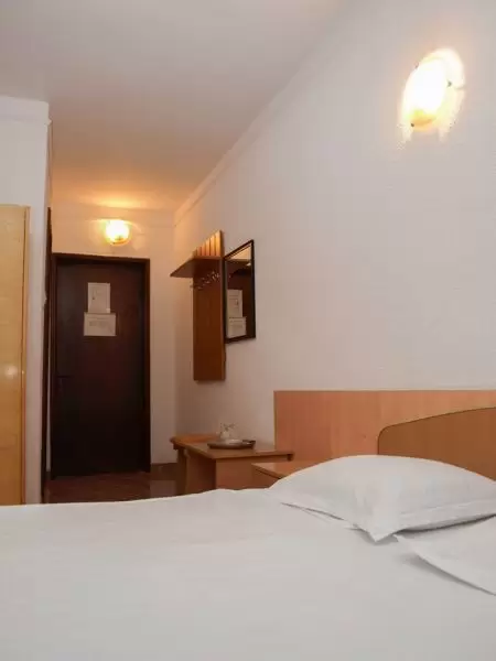 Cameră dublă (baie comună) - Cabana Codrii Pașcanilor - Cabana Codrii Pașcanilor, județ Iași - Moldova