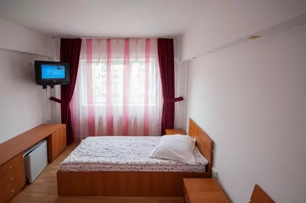 Cameră dublă pat matrimonial - Han Târgu Frumos - Han Târgu Frumos, județ Iași - Moldova